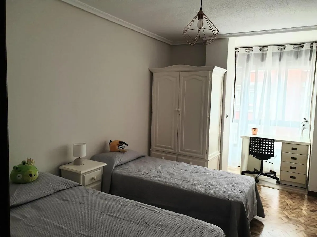 Piso Cerca De Las Estaciones Santander Apartment